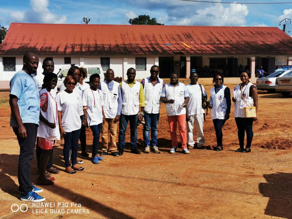 Equipe médicale et bénévoles en Afrique - ESA